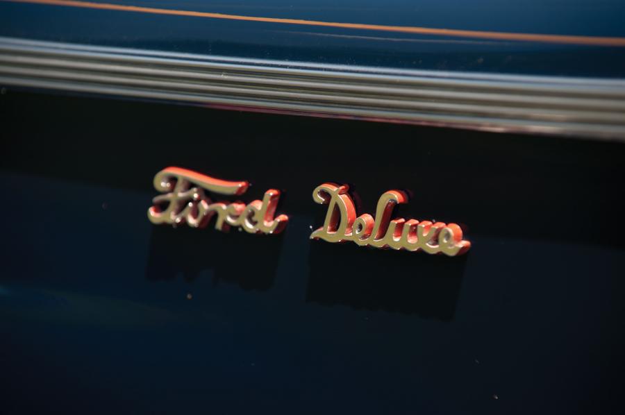  Ford DeLuxe Custom Convertible Coupe 1940 года  (фото 41 из 48)